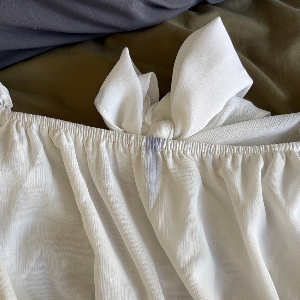 Elegant White Off-Shoulder Kids Dress - Picture 2 of 6